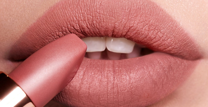 Découvrez votre rouge à lèvres idéal en fonction de votre signe astrologique